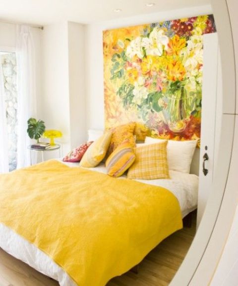 Oversized Floral Canvas Brings Bold Color to Your Wall