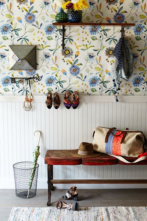 Hanging Shoe Display Keeps Pairs Off the Floor