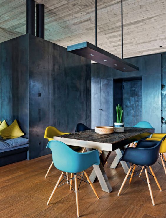 Bright Chairs Add Unexpected Color to a Rustic Table
