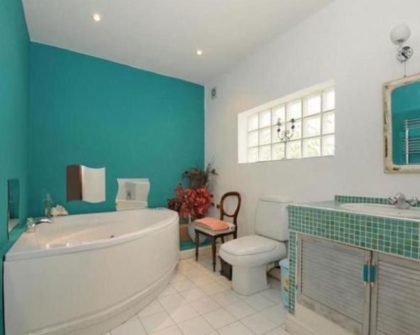Turquoise Mosaic Countertop Adds a Pop of Color