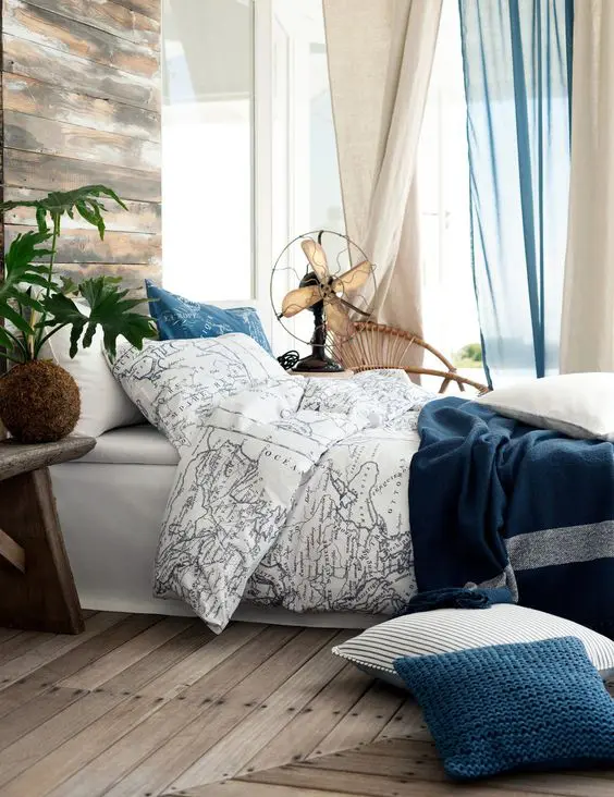 Map-Printed Duvet Cover For A Thematic Bedroom