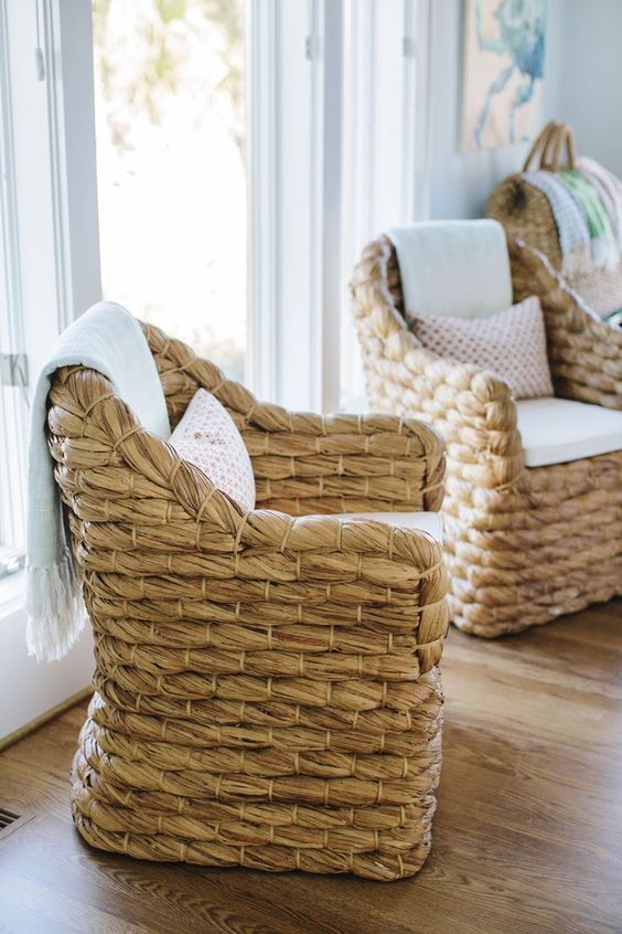 Woven Hyacinth Chairs for Natural Texture