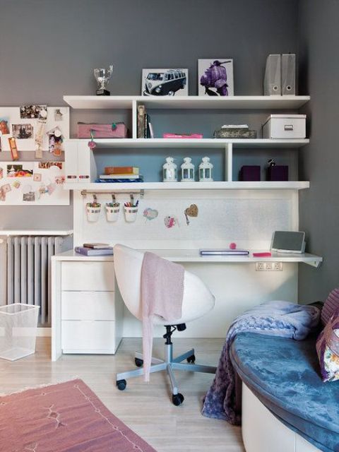 Hanging Cups Keep Desk Supplies Accessible and Neat