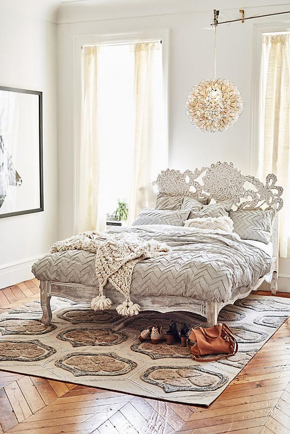 Ground the Space With a Textured Rug of Organic Shapes