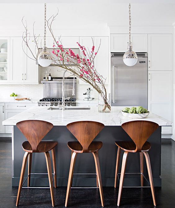 Wooden Butterfly Chairs Add Sculptural Seating