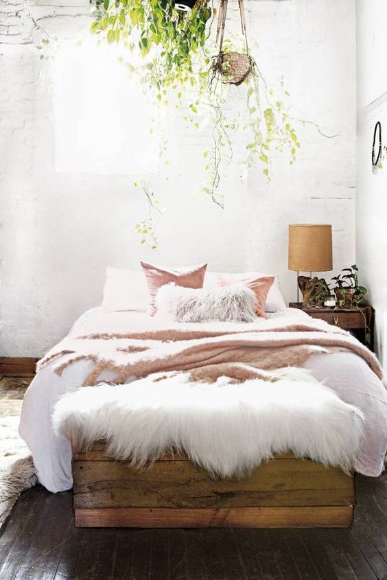 Hanging Planter Adds Organic Greenery Above the Bed