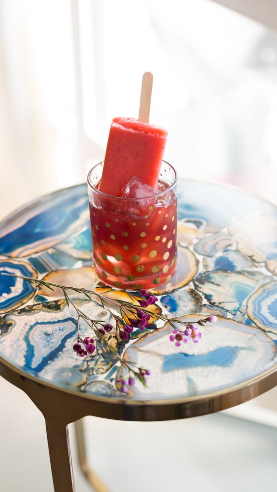 Agate Slice Tabletop Adds Natural Beauty to Your Side Table