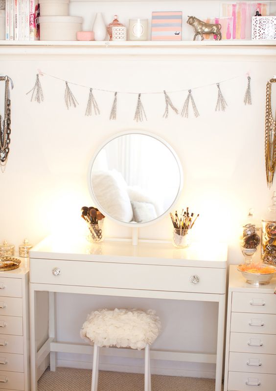 Glass Jars for Displaying Jewelry and Hair Accessories