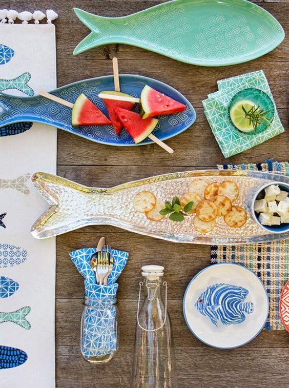 Serve Snacks on Fish-Shaped Platters for Whimsical Charm