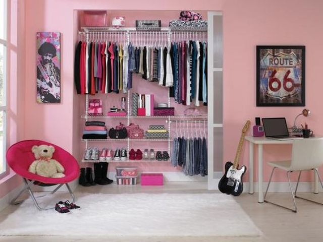 Wire Shelving That Maximizes Closet Space for Clothes and Accessories