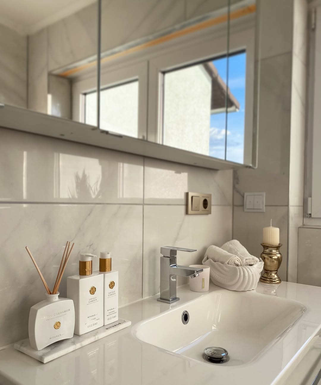 Marble Tray Grounds Diffuser and Bath Bottles