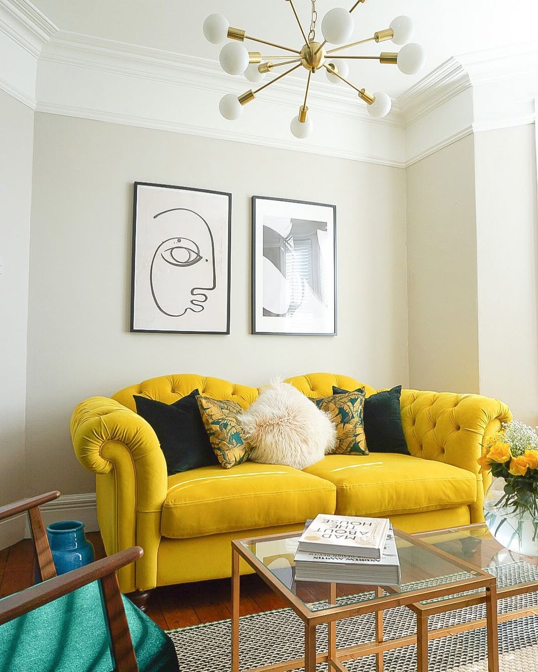 Abstract Line Art Adds a Minimalist Touch to Gallery Walls