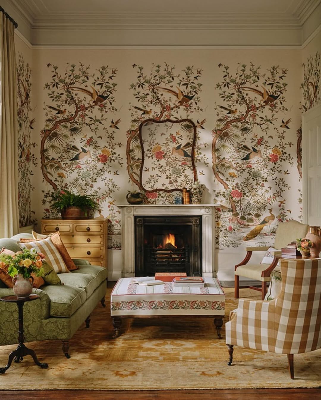 Chinoiserie Scene with Birds and Blossoms