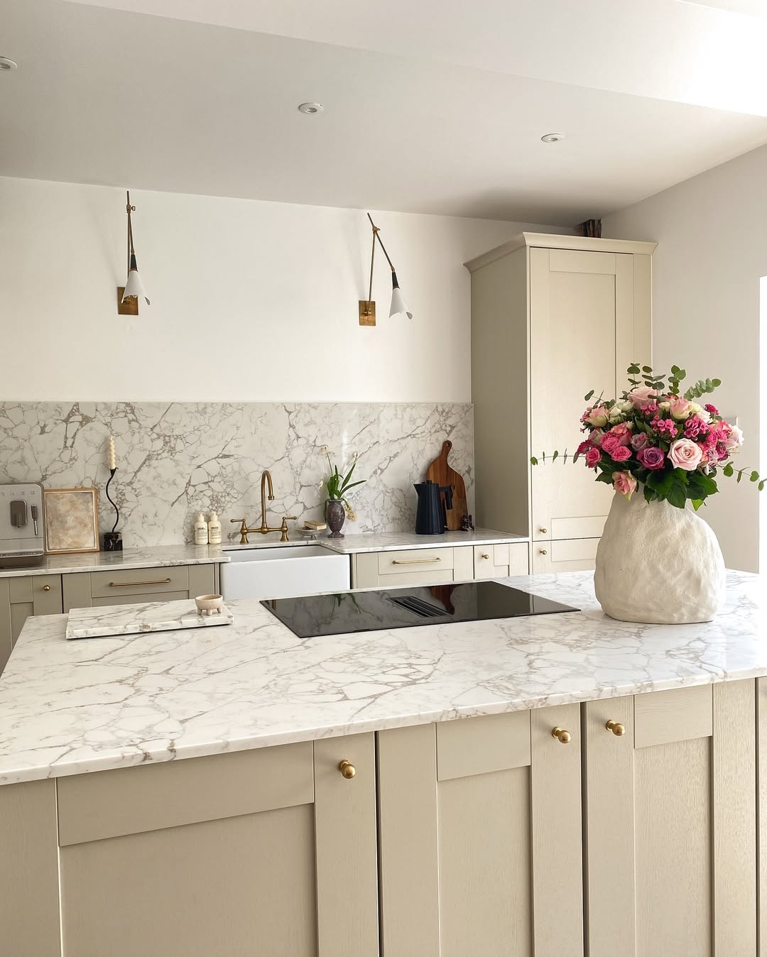 Soften Countertops with a Textured Floral Vase
