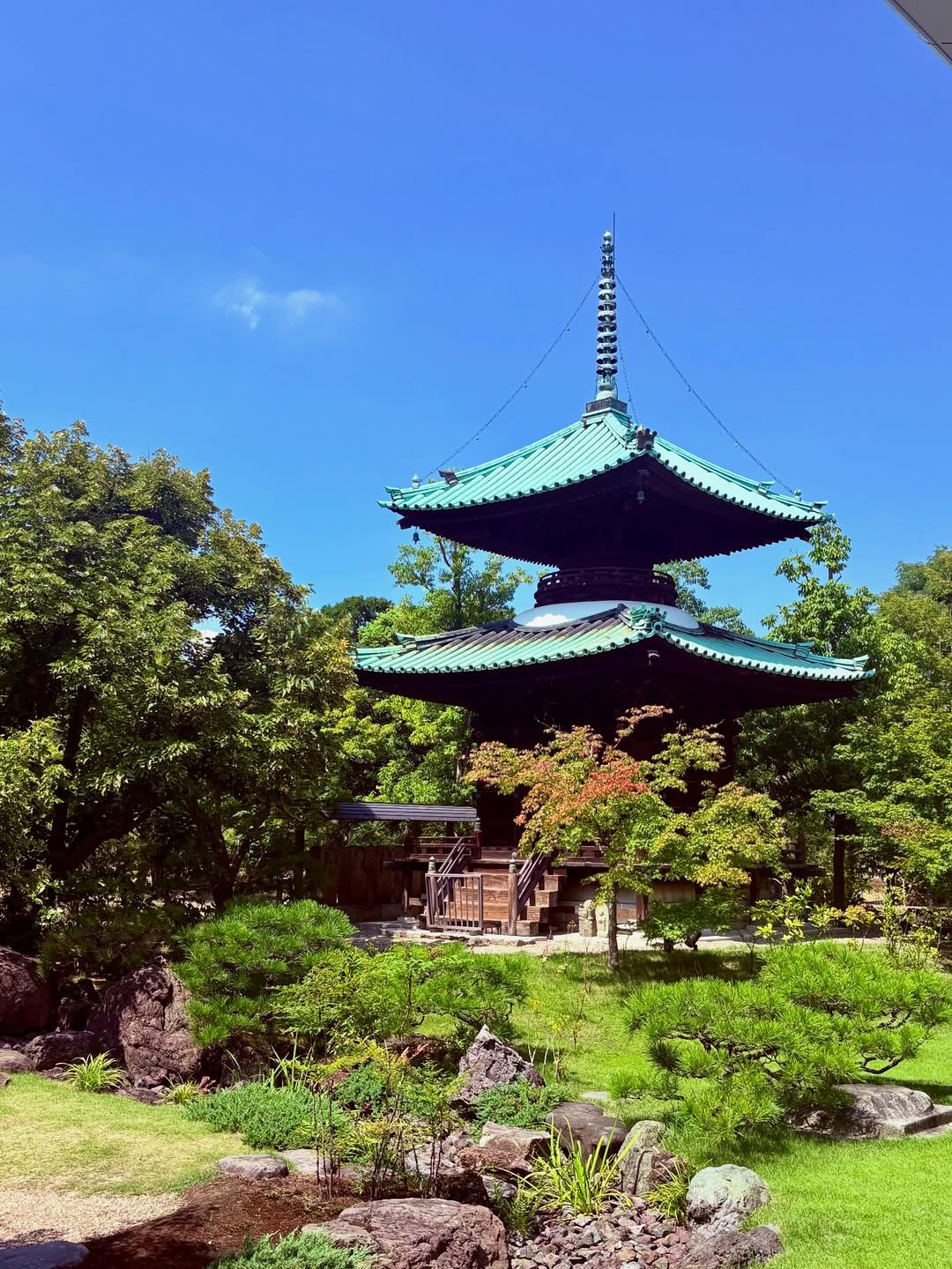 Pagoda Rooflines Add Architectural Interest to Gardens