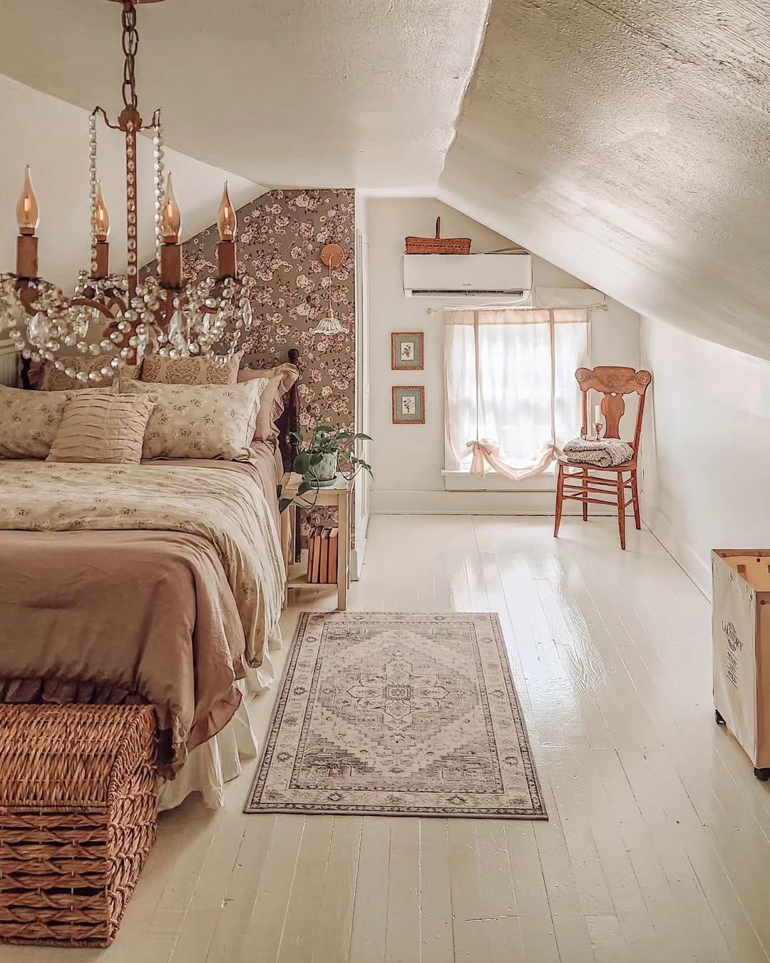 Floral Wallpaper Accents Add a Vintage Touch