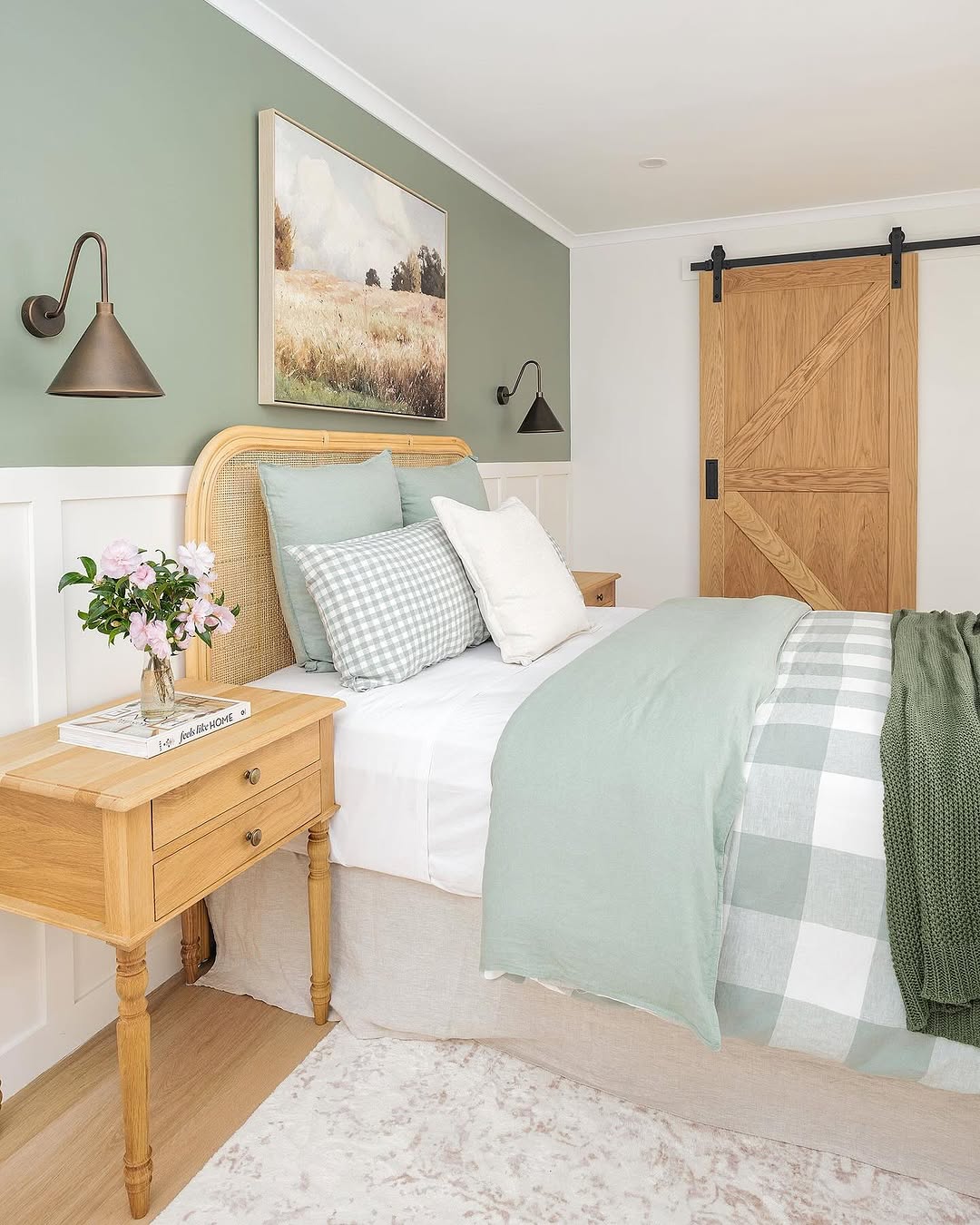 Rattan Headboard Adds Natural Texture to the Bed