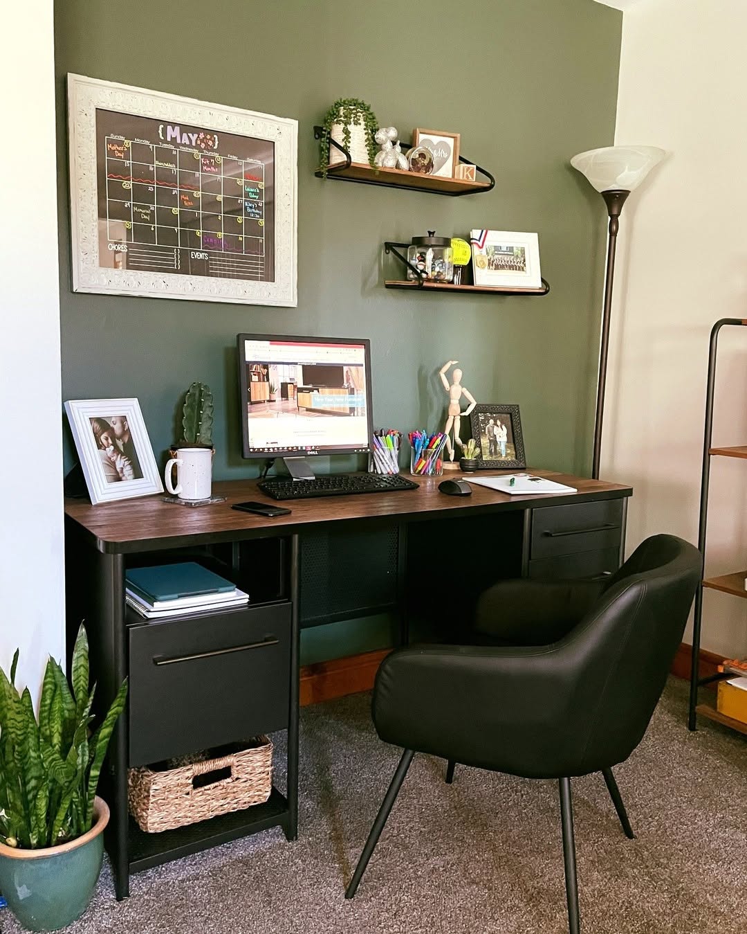 Frame Your Schedule with a Wall Calendar