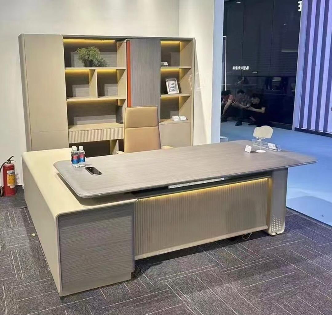Executive Desk with Integrated Vertical Ribbed Panel