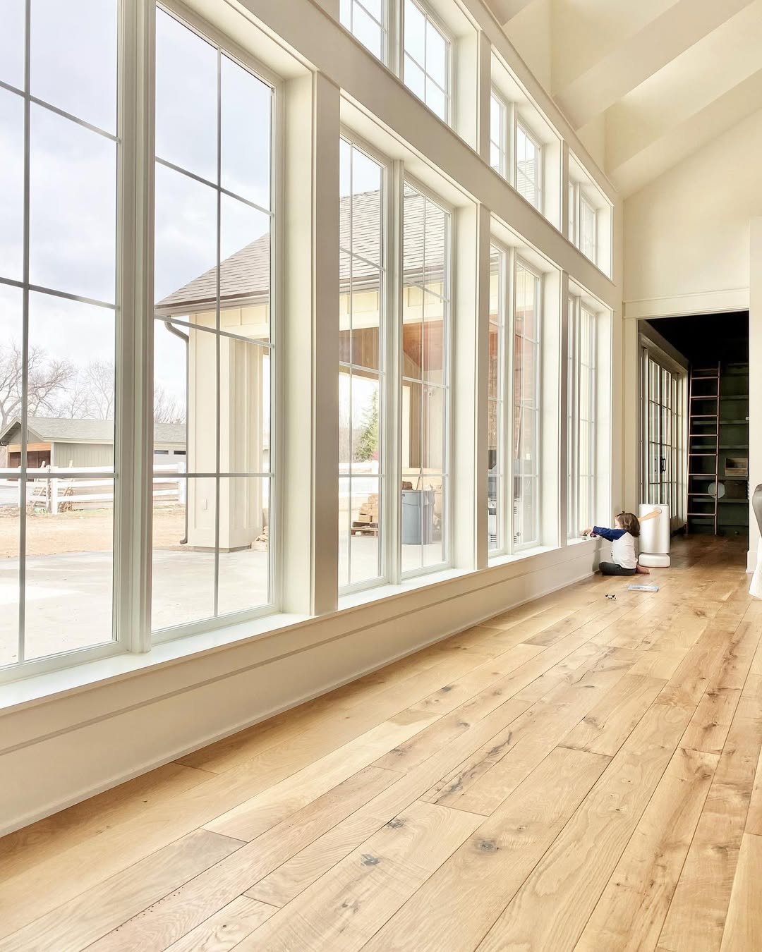 Floor-to-Ceiling Windows Maximize Light and Views