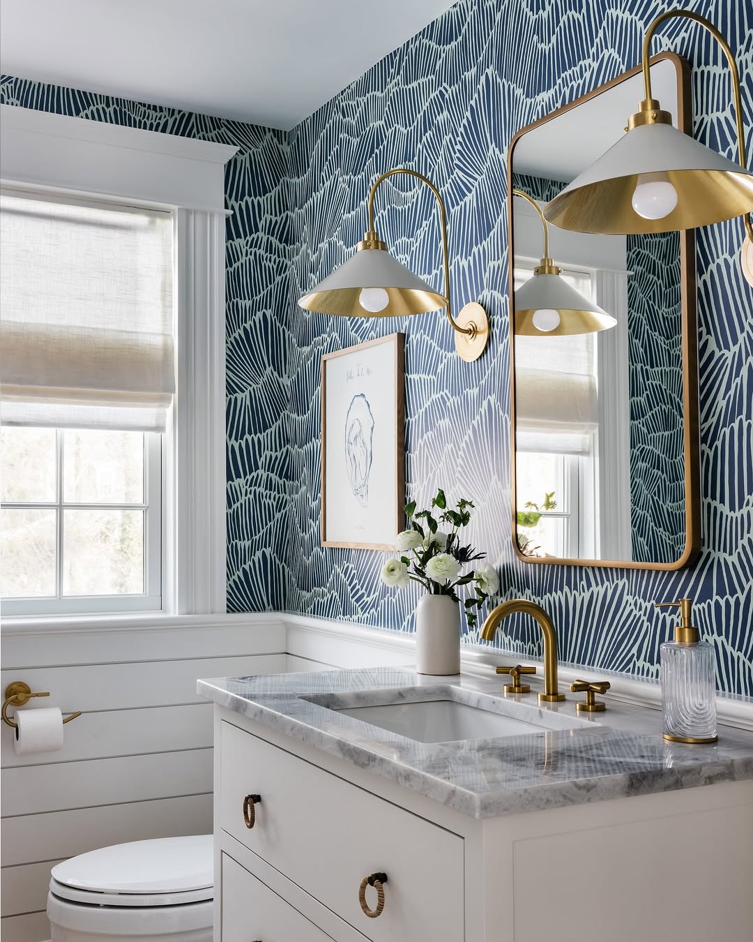 Navy and White Fan Pattern Wallpaper for a Bold Statement
