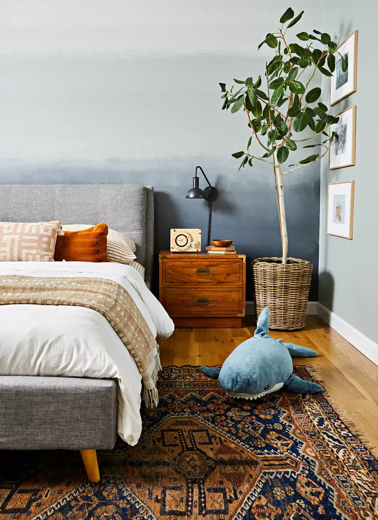 Ombre Wall Paint Creates a Soft, Layered Backdrop