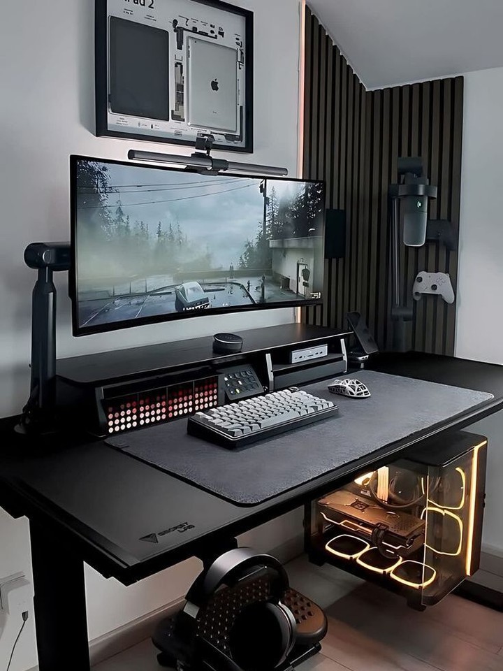 Wall Mount Holds Controllers and Gaming Accessories