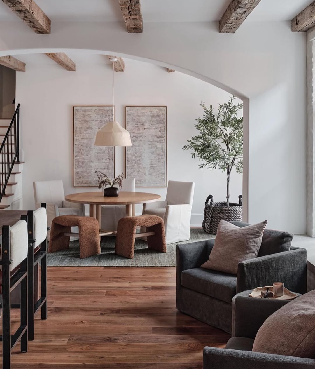 Textured Stools Add Cozy Seating Around a Round Table