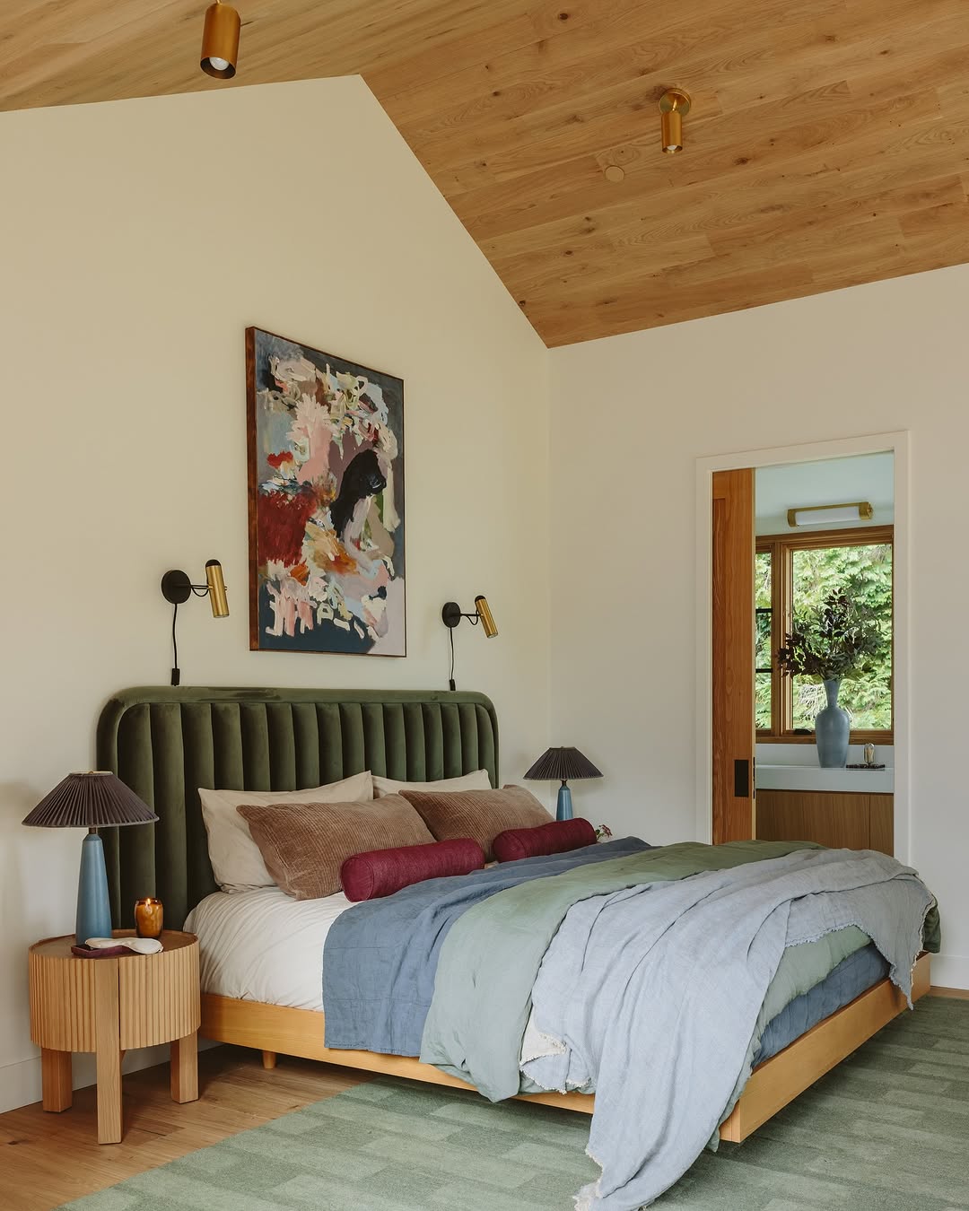 Fluted Wooden Nightstand for Natural Texture