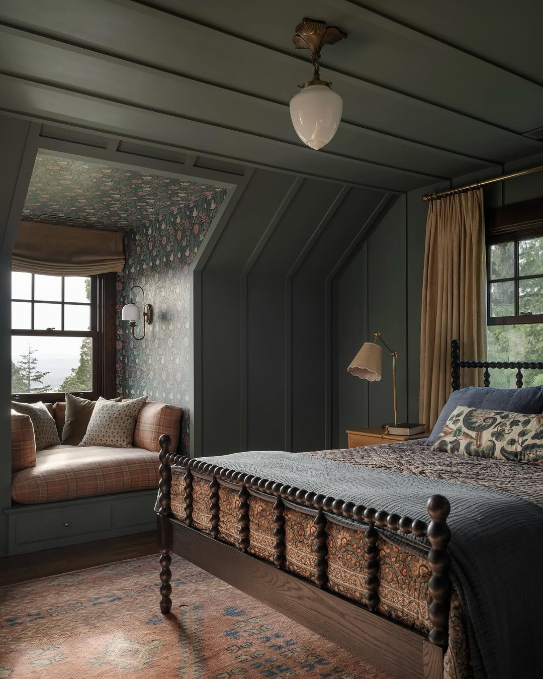 Built-in Window Seat With Hidden Drawer Storage