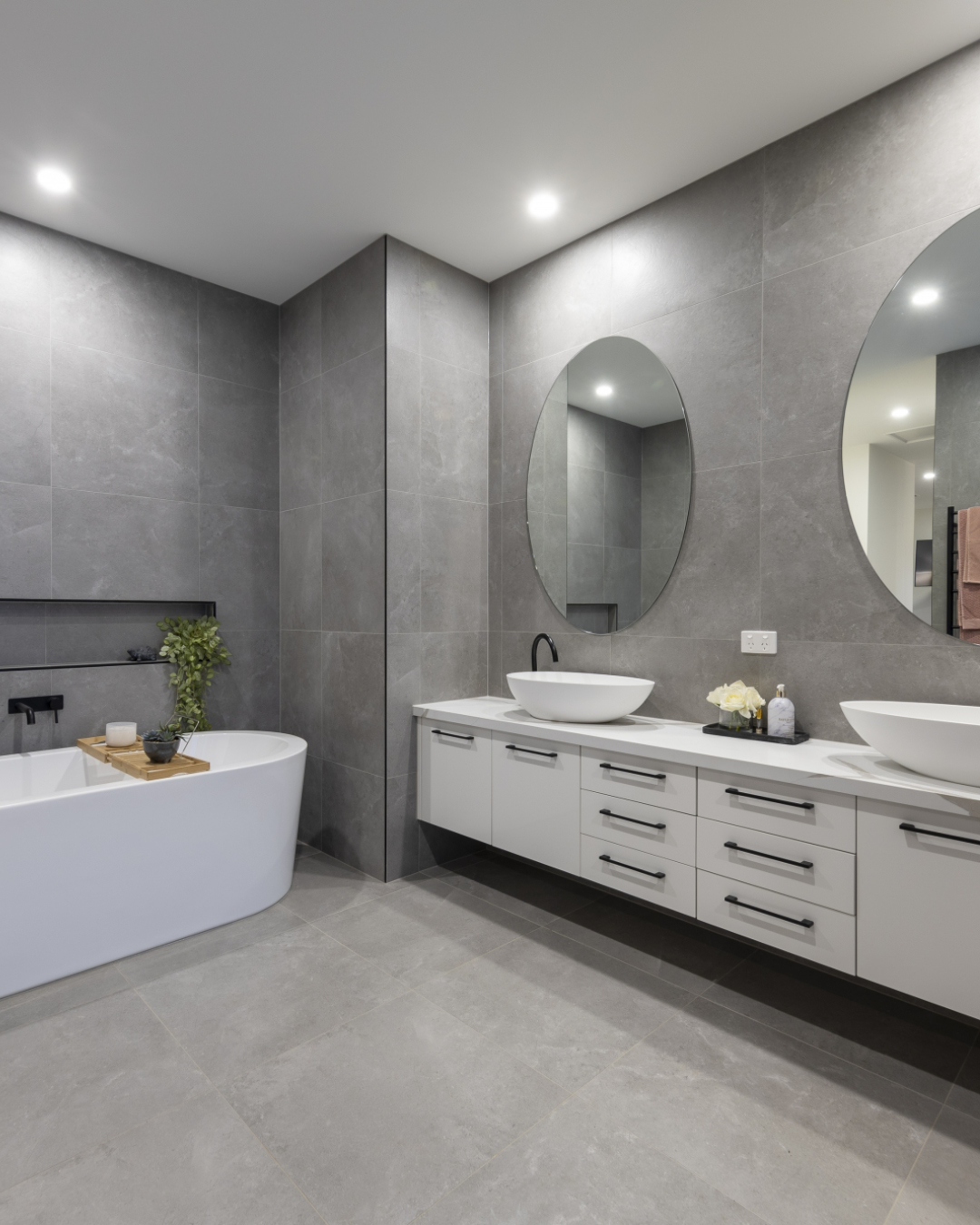 Wooden Tray Adds a Natural Touch to Your Bath