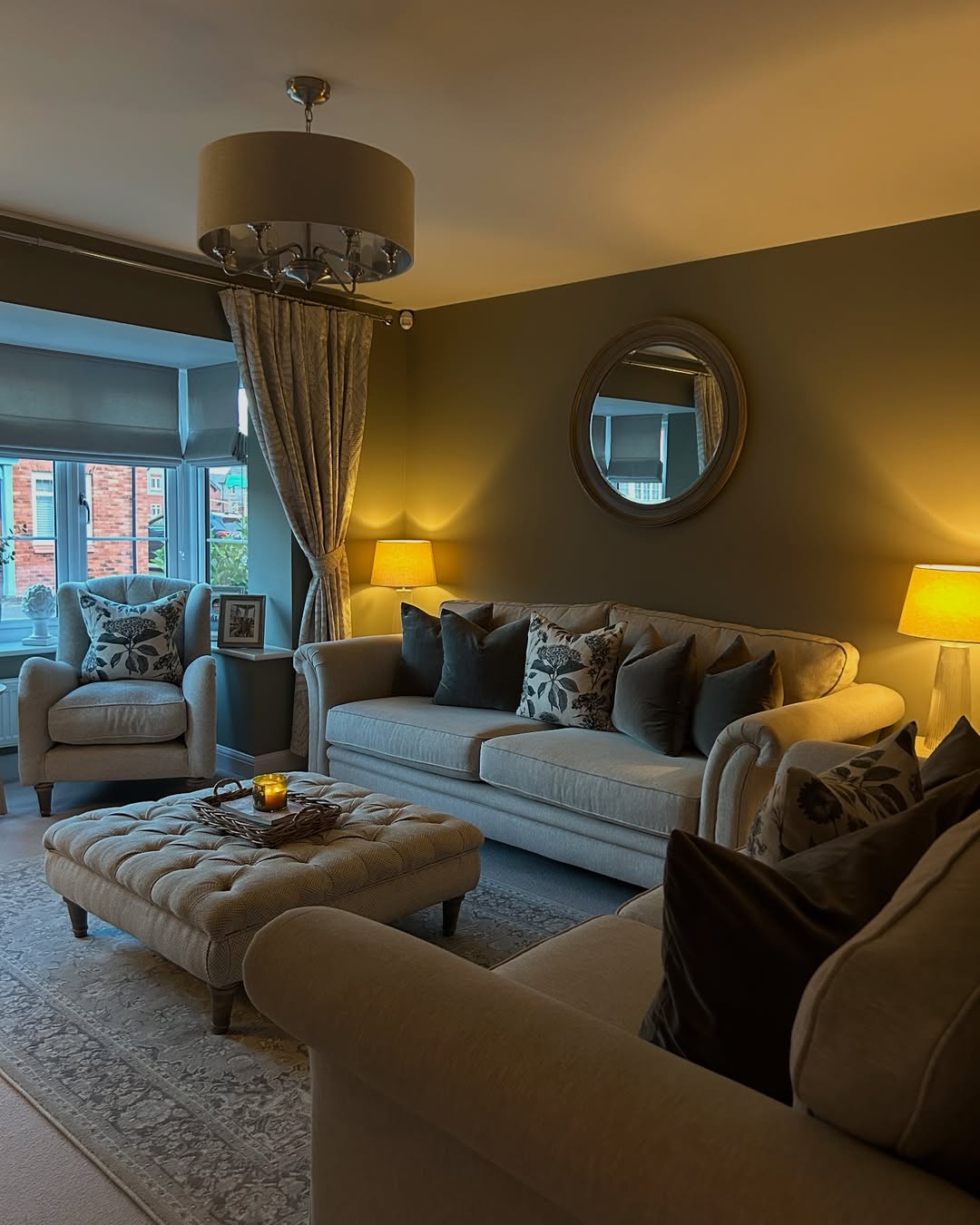 Tufted Ottoman with Tray Adds Cozy Ambiance