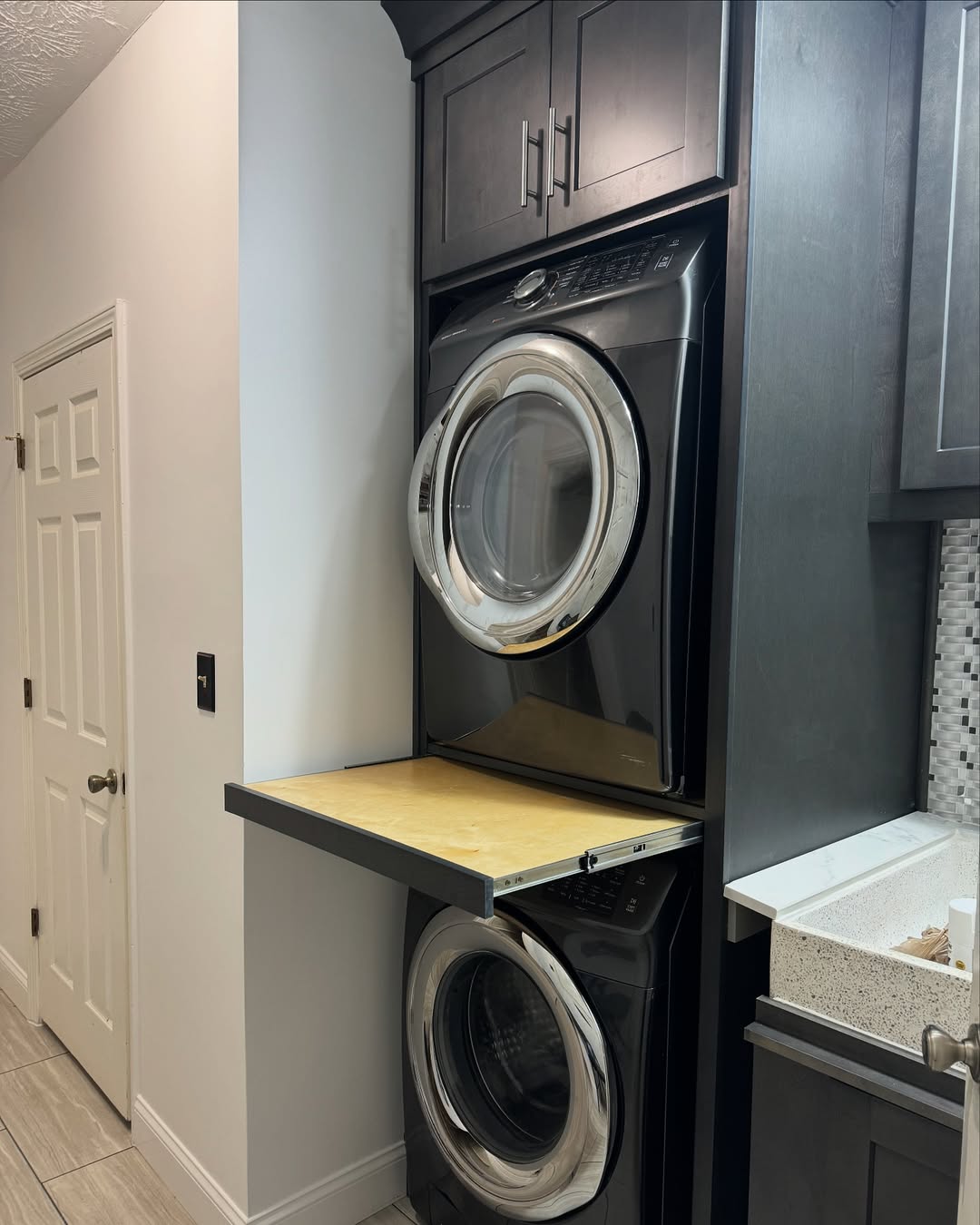 Pull-Out Countertop for Folding Laundry Between Machines