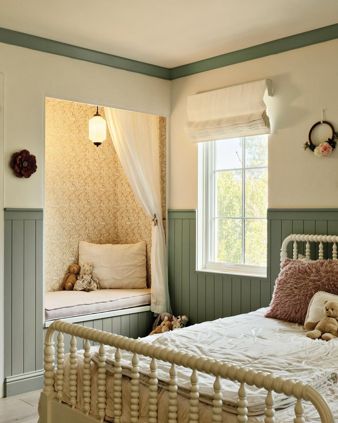 Wallpapered Nook Creates a Cozy Reading Corner