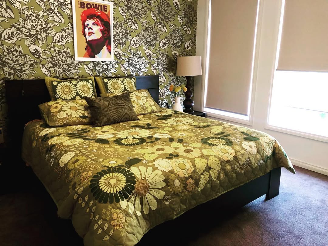 Layer Bold Floral Bedding for a Retro Look