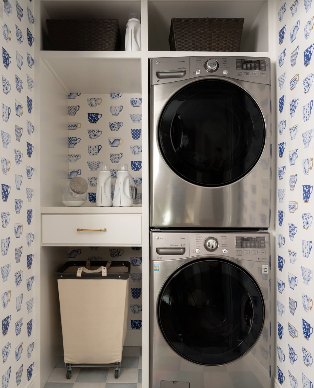 Wallpaper Adds Pattern to Open Shelving Nooks