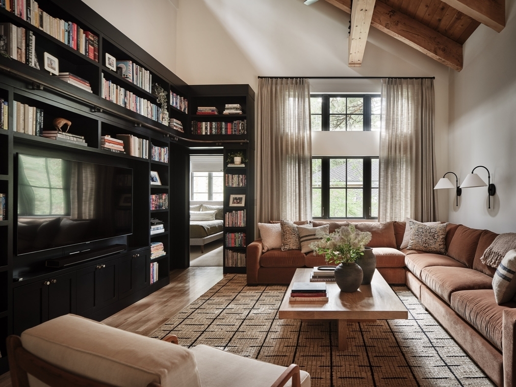 Dark Built-Ins Create a Cozy Nook Around the TV