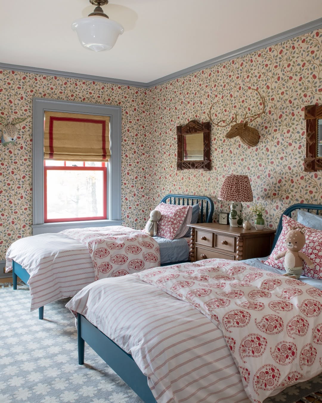 Floral Wallpaper With Red Accents for a Cozy Retreat