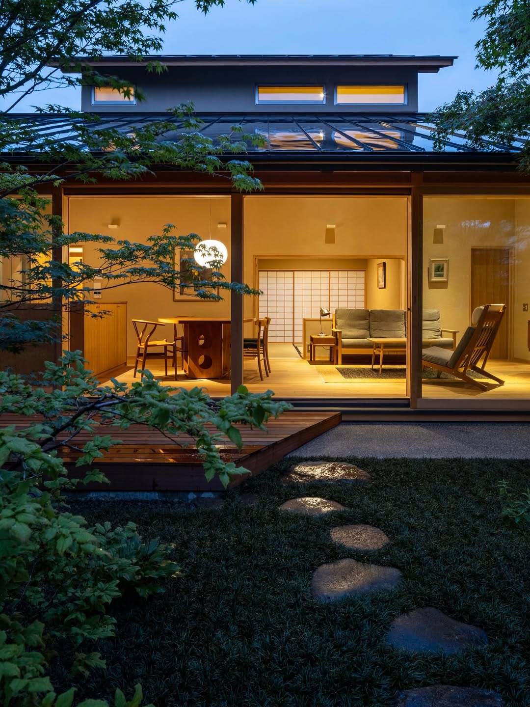 Form Natural Paths with Rounded Stepping Stones