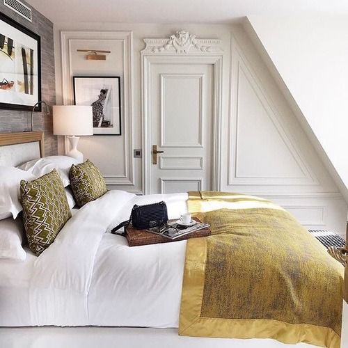 Offer Convenient Bedside Service with a Woven Tray