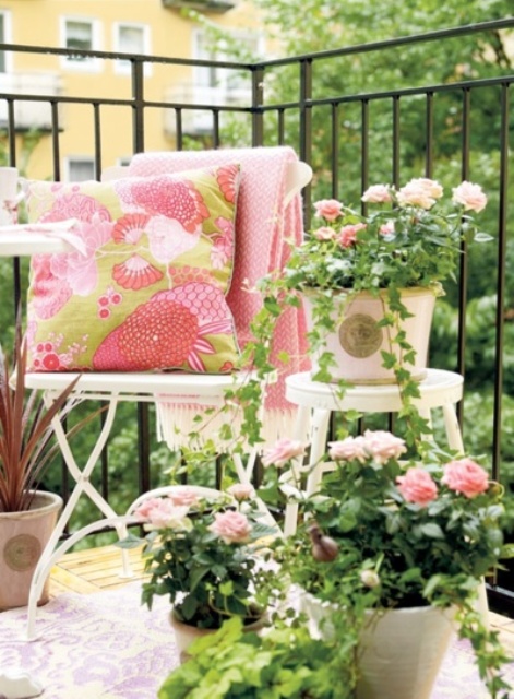 Tiered Stools Create Height for Blooming Plants