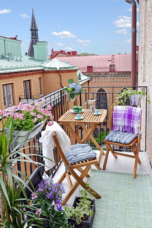 Wooden Folding Chairs Add Casual Seating