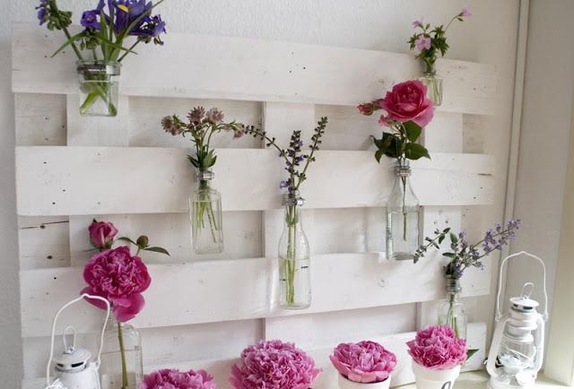 White Pallet Wall Displays Hanging Glass Vases