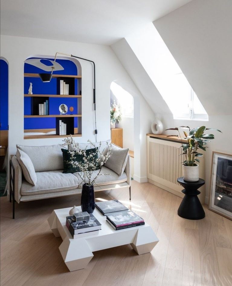Dramatic Cobalt Blue Backs for Recessed Shelving