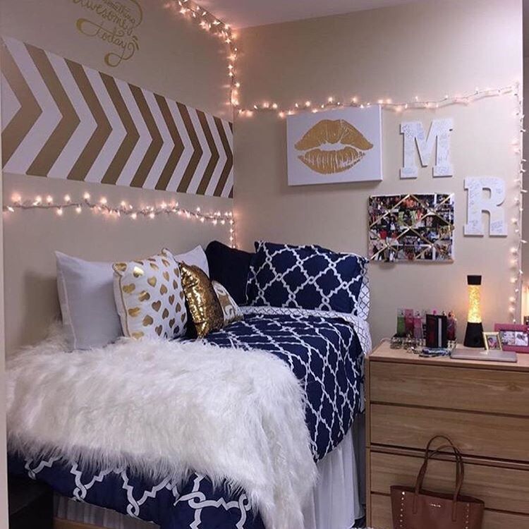 Gold Lips And Monogram Letters Add Glamour
