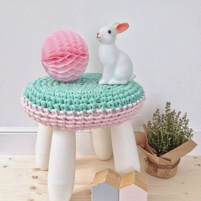 Two-Tone Crochet Seat Adds Softness and Color