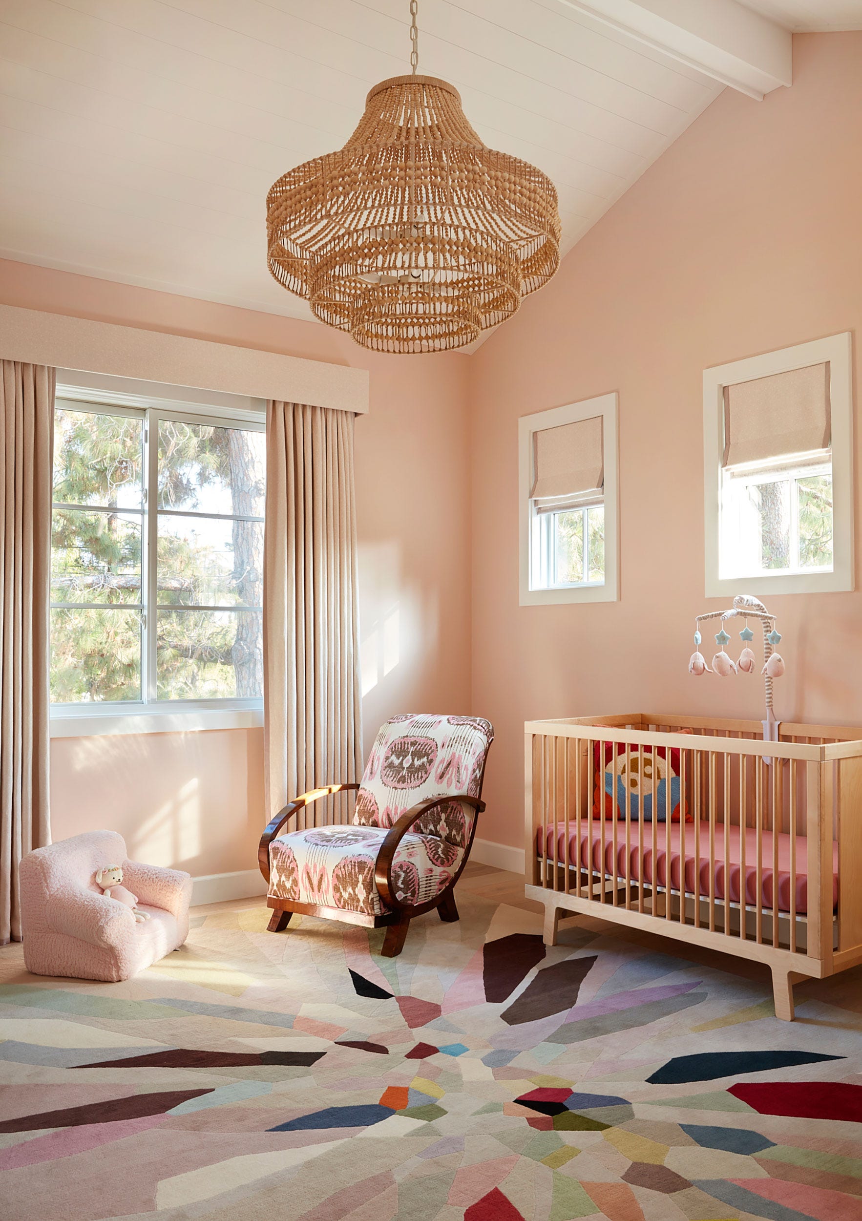 Anchor Pink Walls With a Geometric Rug