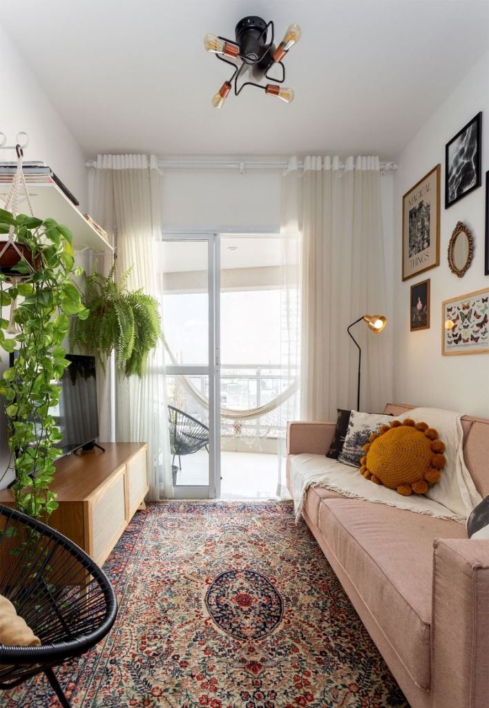 Hanging Plants That Add Vertical Greenery