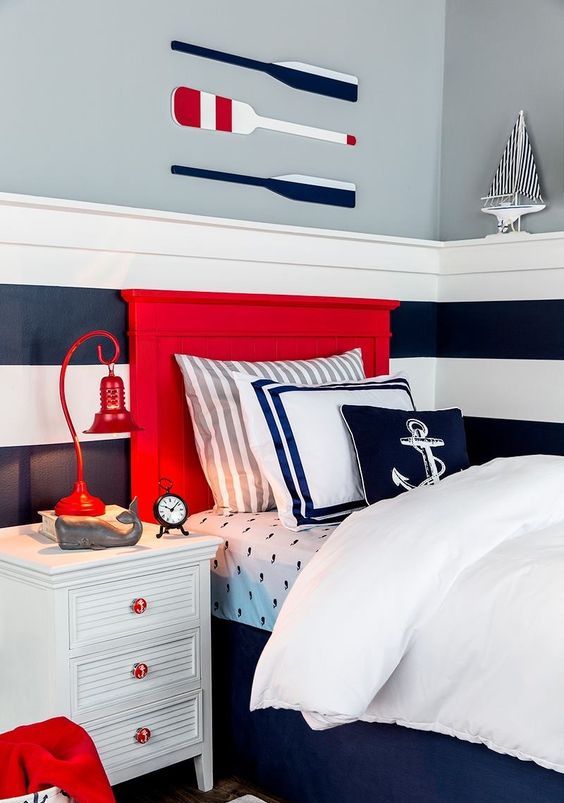 Nautical Oar Wall Art Adds Thematic Flair