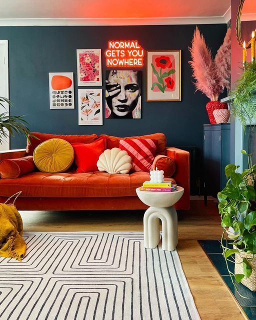 Sculptural Side Table Adds an Artistic Touch